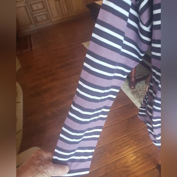 TRU‎ SELF L long sleeve dark and light purple and white - Picture 3 of 6
